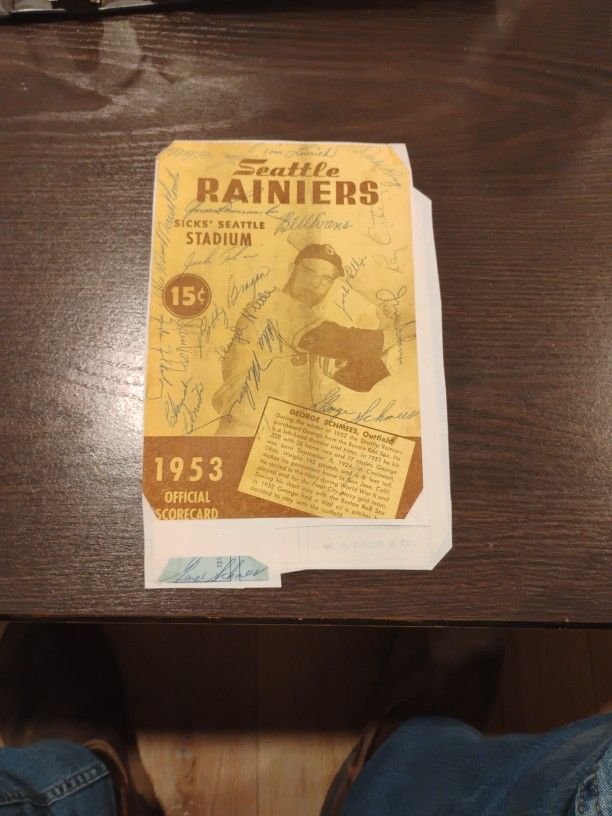 1953 (Rare) Seattle Rainier's Official Scorecard Team Signitures 