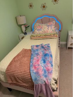 Twin Bed with lights