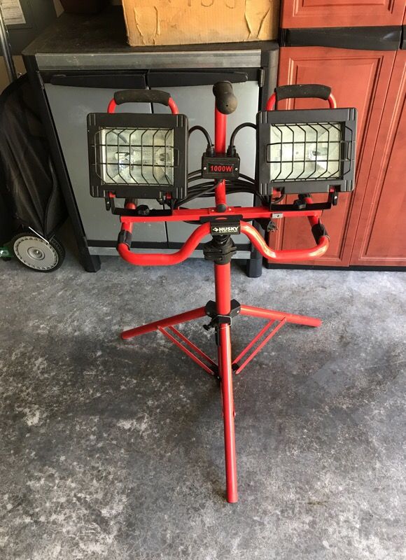 Husky 1000W work light with tripod