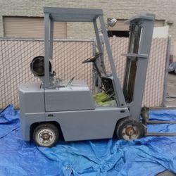 Forklift 