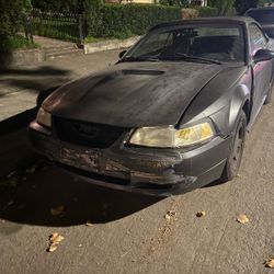 2000 Ford Mustang