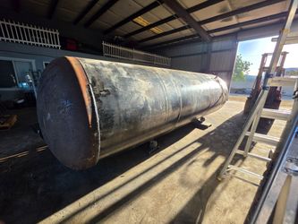 Large Steel Cylindrical Storage Tank