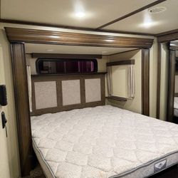 RV King Mattress - Excellent Condition  - $100 OBO