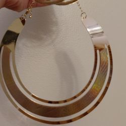 Brand new necklace and earring and bangles all$8