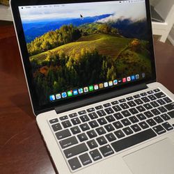 Apple MacBook Pro 13” 256GB  MacOS 14.x  Sonomao