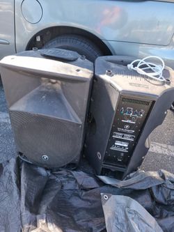 Mackie speakers