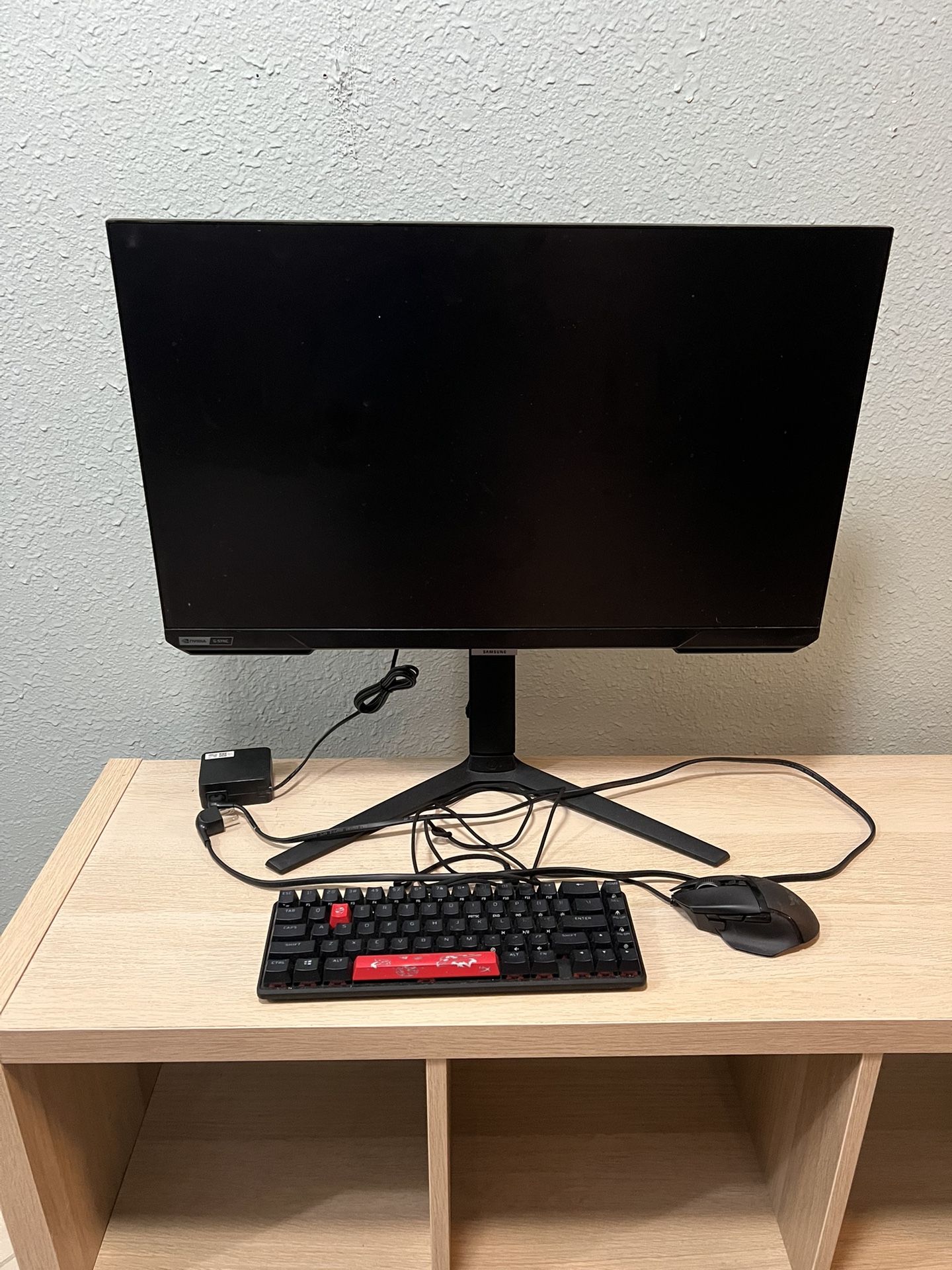 ** Must Sell Fast** Gaming Monitor, 27 inch Samsung Oddest, w/ gaming keyboard & mouse set.