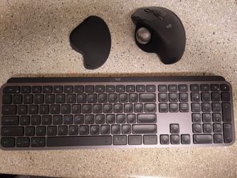 Logitech Keyboard/Mouse/Mouse Pad Bundle 