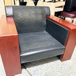 4 Executive-style lounge or reception chairs. Southern Highlands Area  Vegas