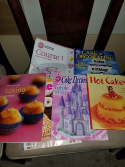 (6) books cake decorating