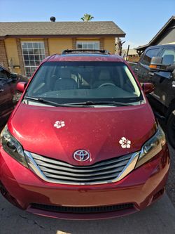 2014 toyota sienna xle