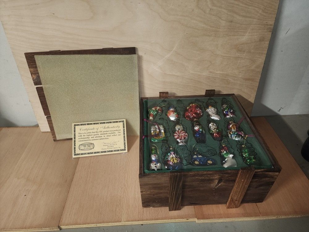 Thomas Pacconi 1(contact info removed) Classic Ornaments 