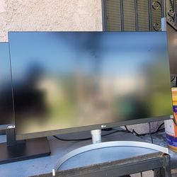 Monitor LG 27 inches Monitor with: Type C port,
2 HDMI ports, ssUSB3.0 output, Display port.