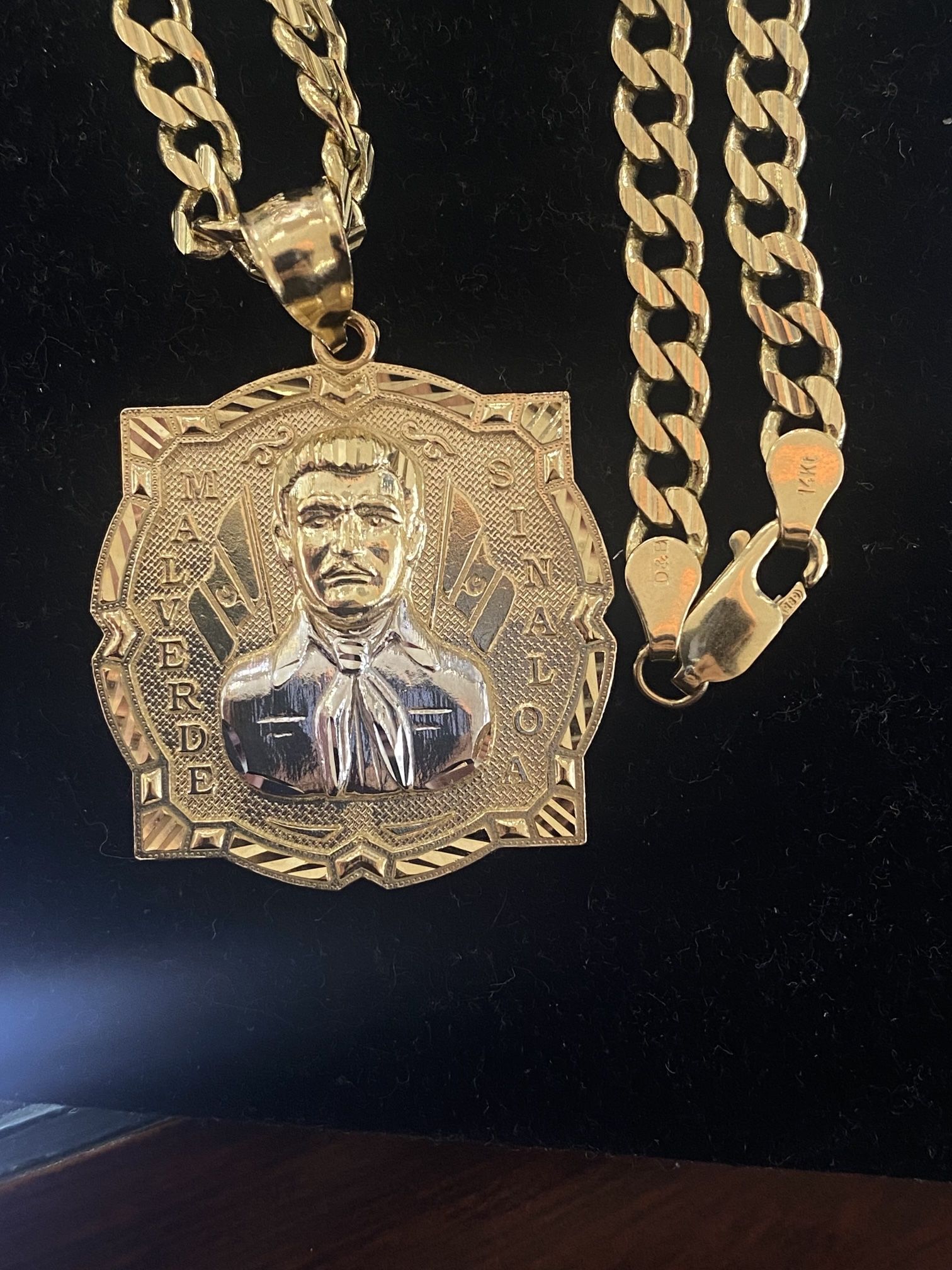 Diamond Cut Chain & Saint Jesus Malverde