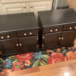 Night stands /  End tables set of (2) all wood used 2 doors on each opens to storage 2 draweron each Lite weight very reasonable for used pieces 15.3/