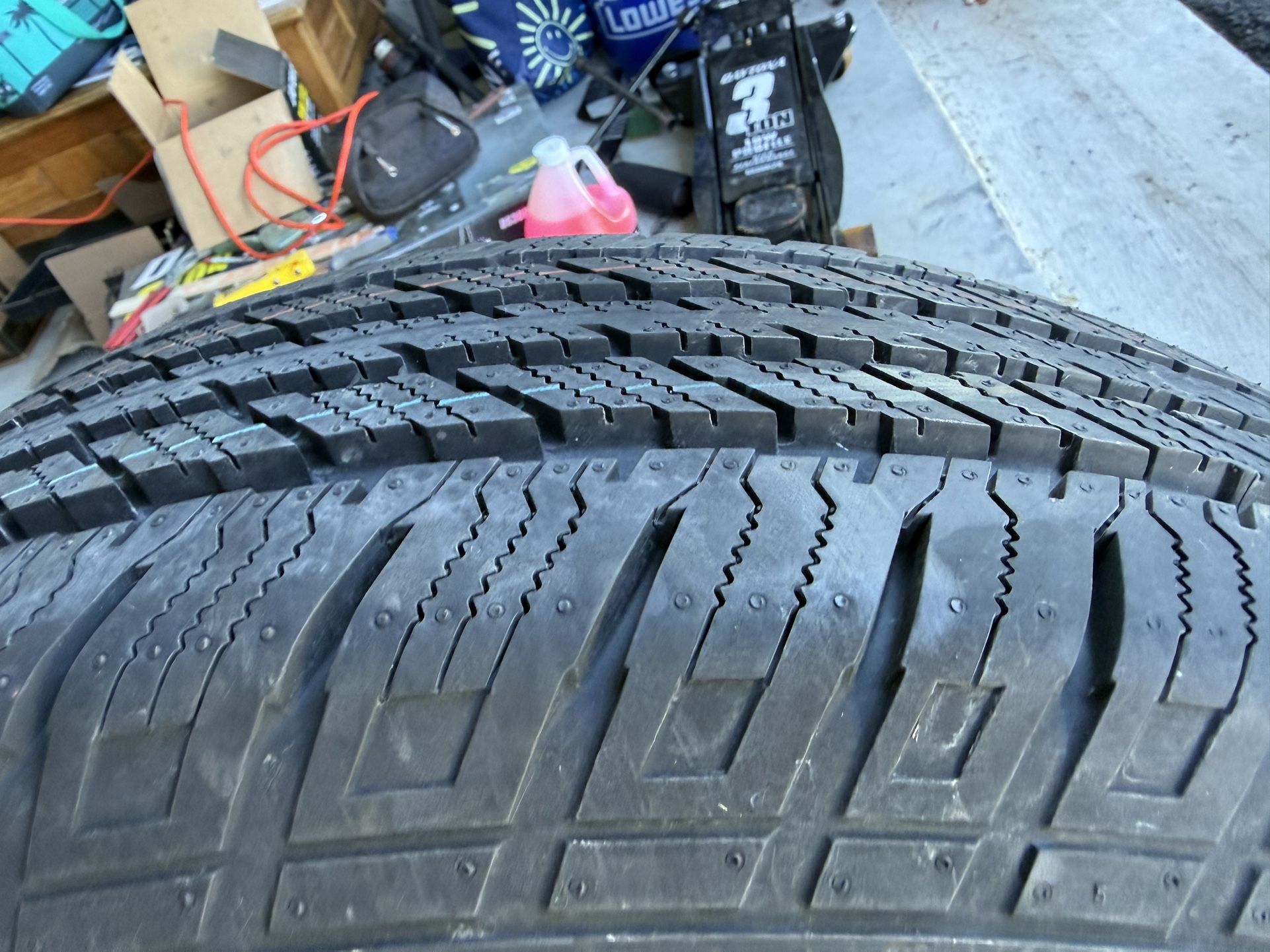245/70/16 Hankook dynapro A/T Tire