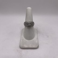 10kt Gold Diamond Engagement Style Ring 