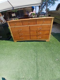 9 drawers Dresser