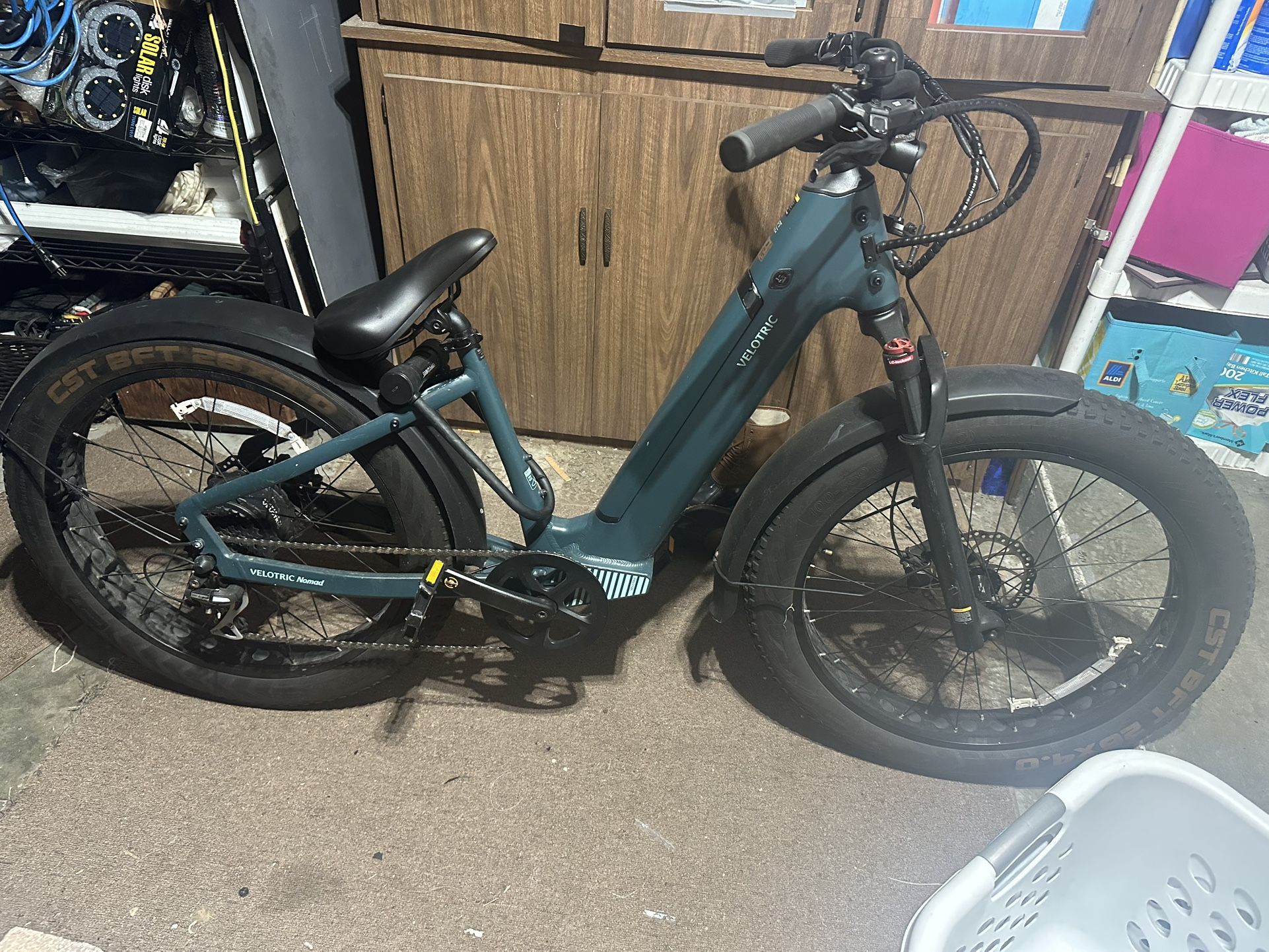 E Bike Velotric Nomad 1 With Lock