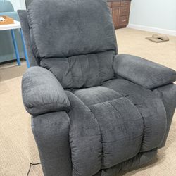 2 La-Z-boy Reclining Chairs