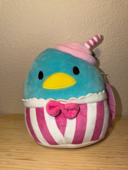Sanrio Tuxedosam Cupcake Squishmallow 🩵🧁