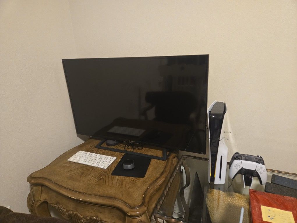 Tv NO Remote Works Perfectly fine