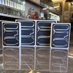 iPad Pro 13 inch & 11 inch M4 Chip Available (Newest Model) (Take It Home In Payment/ llévatelo a casa en pagos) 