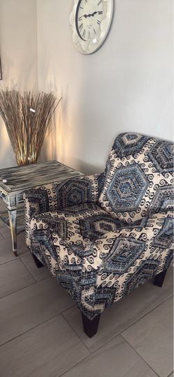 Accent chair