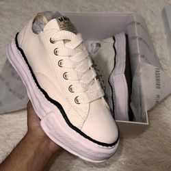 Maison Mihara White color way