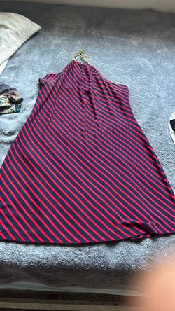 Vestido a la rodilla color azul con rojo size M