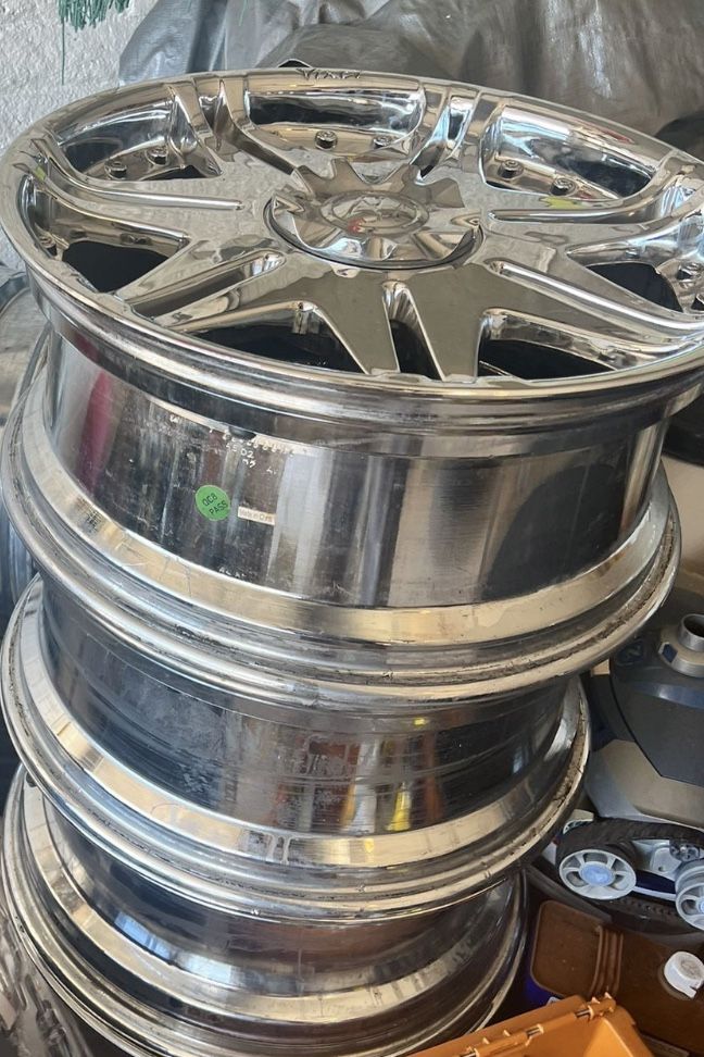 5 Lug Universal 20” Rims Wheels for Sale in Glendale, AZ OfferUp