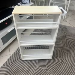 Slim rolling storage cabinet