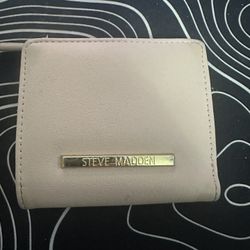 Steve Madden Women's Beige Trifold Wallet ID Slot Zip Coin Pocket