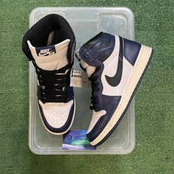 Air Jordan 1 high midnight navy size 7youth/8.5women