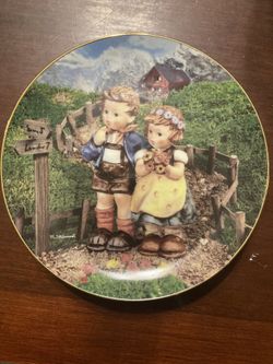 Country Crossroads M.I Hummel Plate