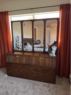 Vanity Cabinet w/Mirror