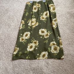 Skirt Sz 12. Fully Lined .