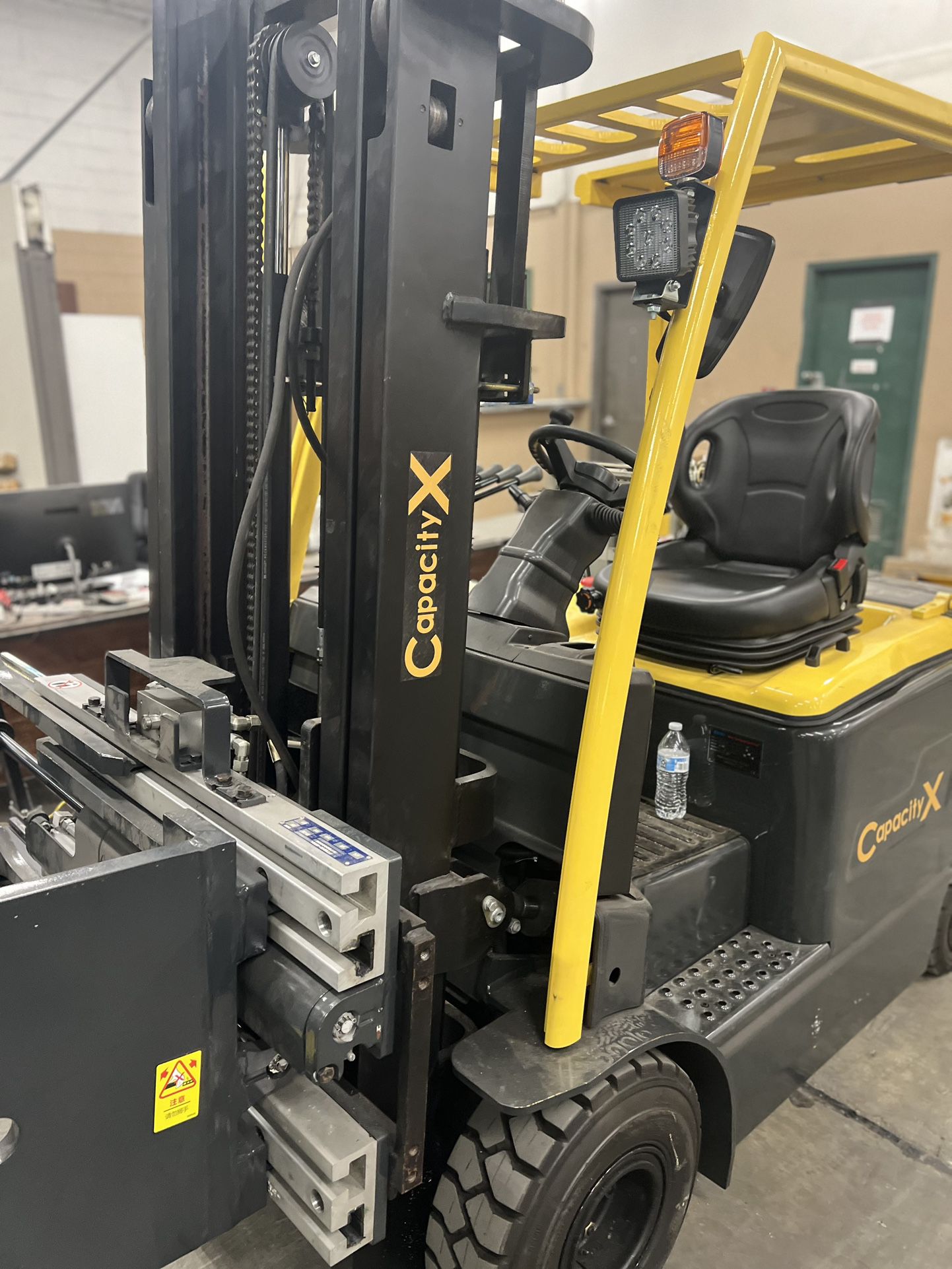 Brand new Electric forklift 