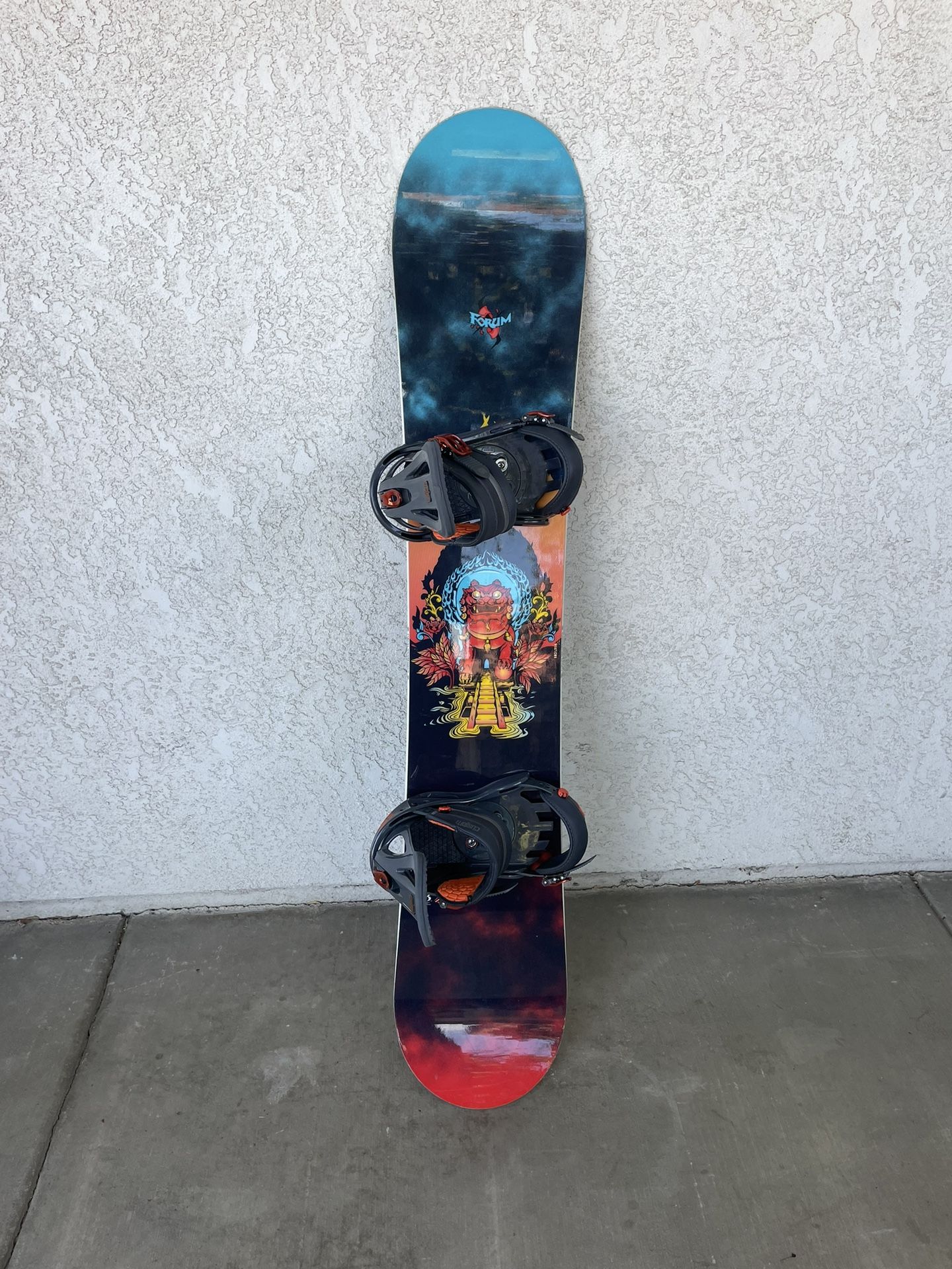 Forum Warrior 158 CM Snowboard Burton Bindings