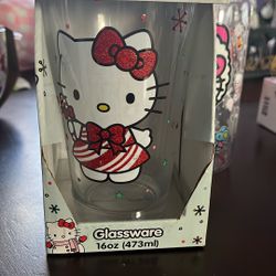 Hello Kitty glassware 16 ounce