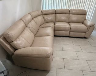 Sofa seccional reclinable