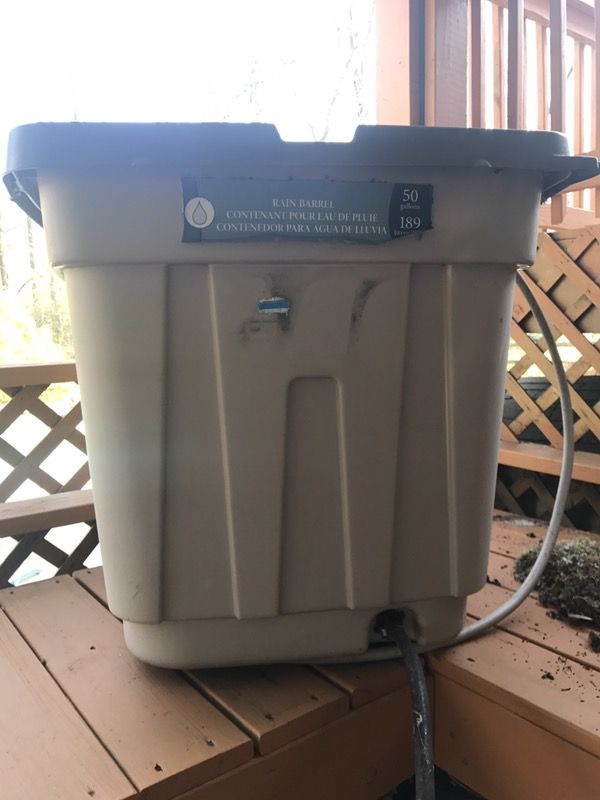Suncast 50-Gallon Rain Barrel