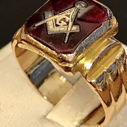 21 K gold Mesonic ring