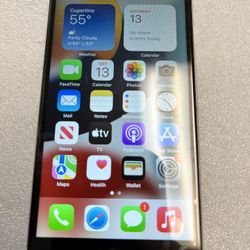 iPhone SE factory unlocked for any carrier 64 GB good condition