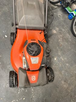 Husqvarna self propelled lawnmower