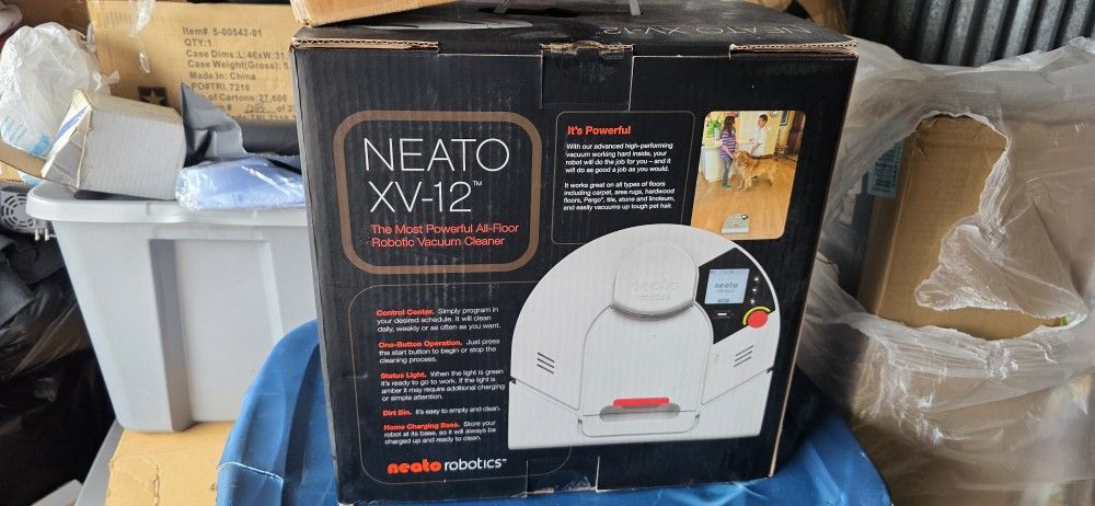 NEW NEATO XV-12 PET VACUUM