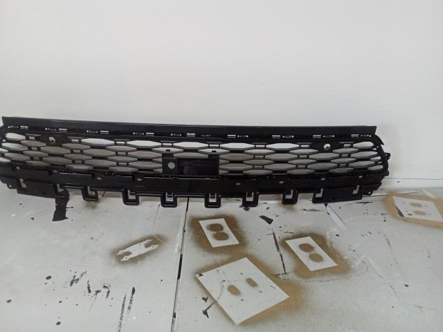 2022-2023-2024 LAND ROVER SPORT FRONT BUMPER LOWER GRILLE