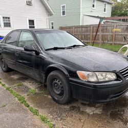 Cheap  Toyota Camry  For Sale . 800 Bucks.