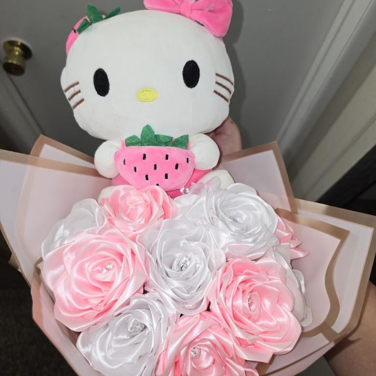 Hello Kitty Eternal Bouquet 💐 