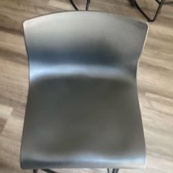 Black Plastic And Metal Chairs/Stools 
